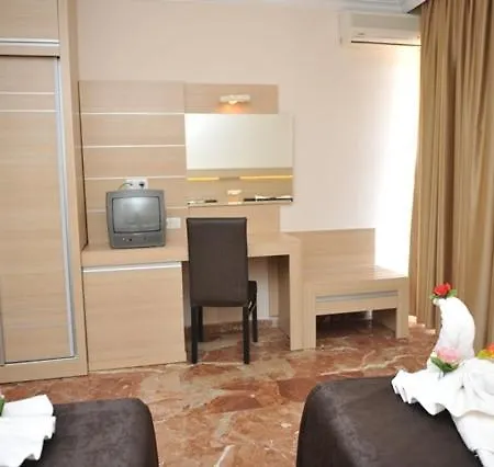 House Otel 3*